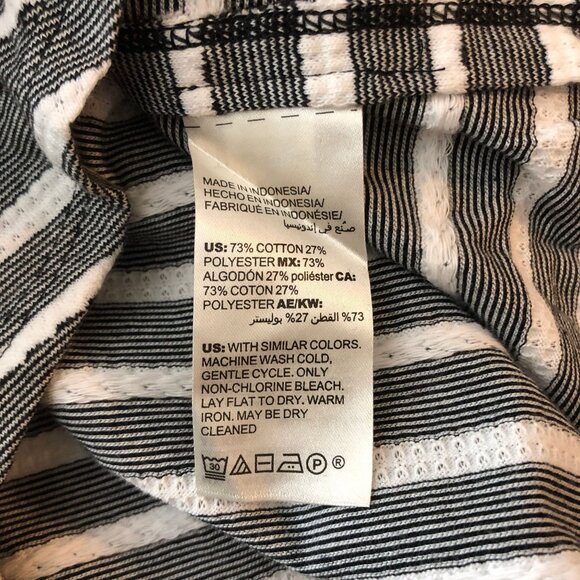 Chicos Zenergy Textured Envelope Hem Tunic Top Striped Gray White 0 (US 4/6) - Picture 4 of 6